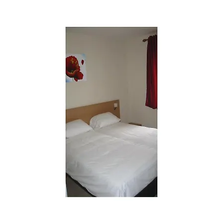 Dom wakacyjny Three-bedroom Holiday In